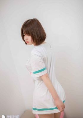宝贝胸罩脱了让我揉你的胸电影
