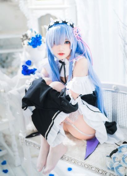 一只梨花压海棠