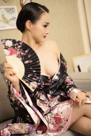 年轻的邻居5在线观看