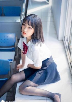 女大学生的沙龙室免费看