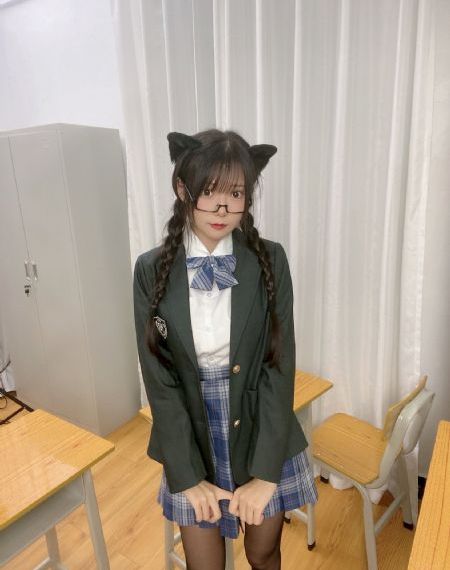 红衣小女孩在线观看完整恐怖版